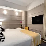 Singer Palace Hotel
