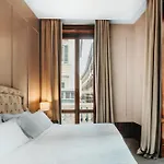 Singer Palace Hotel