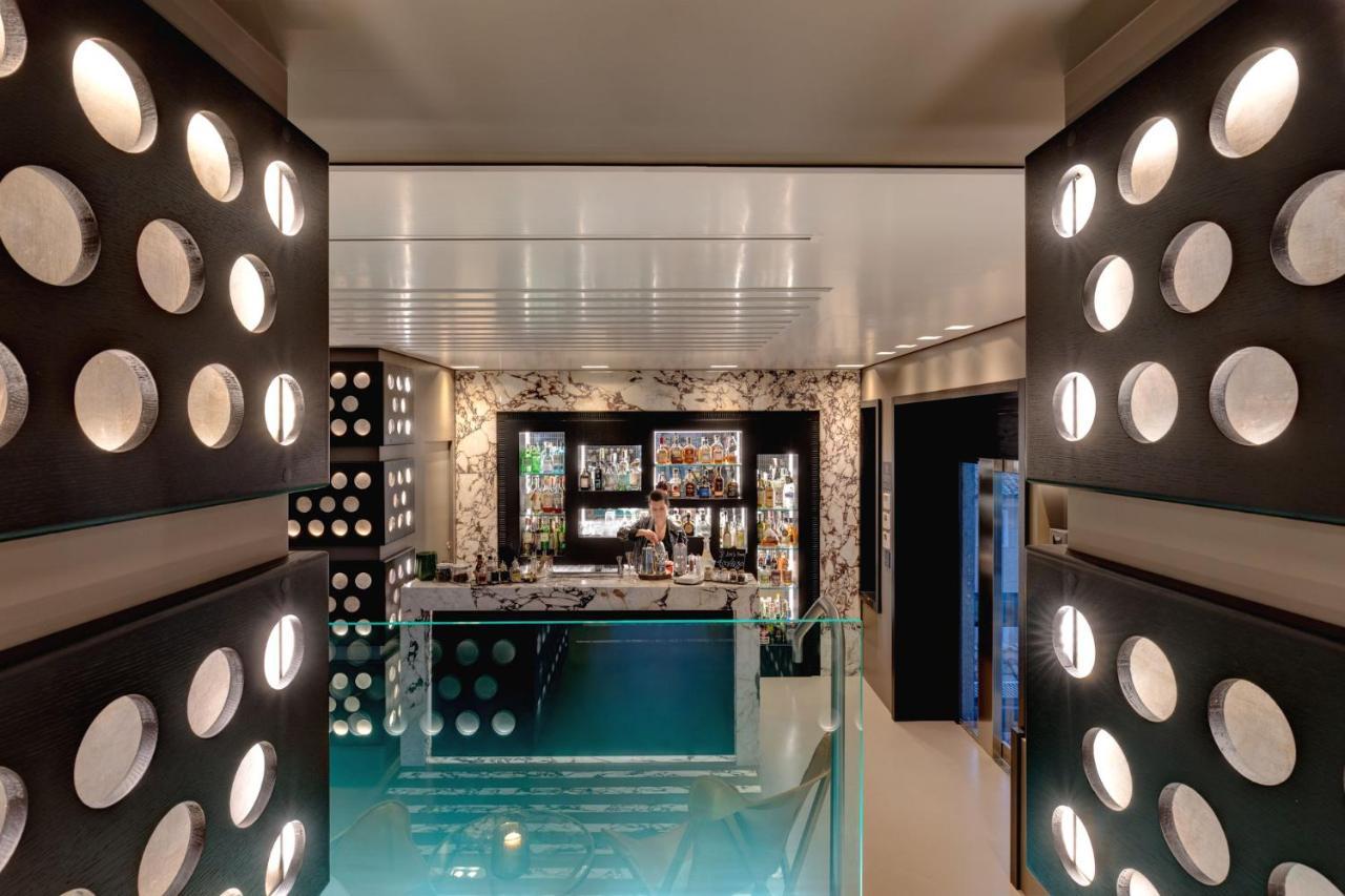 Singer Palace Hotell